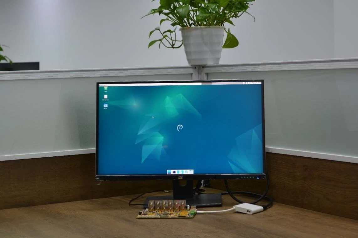 _images/Debian_Type-C-to-HDMI.webp